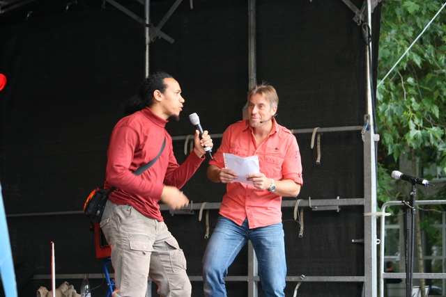 gal/2010/2010 Saitentwist Weltkindertag Burgplatz Essen 20.09.JugendhilfegGmbH Essen/2010 Saitentwist Weltkindertag Burgplatz Jugend Hilfe gGm20.09. 108.jpg